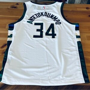 Giannis Antetokounmpo Milwaukee Bucks Jersey